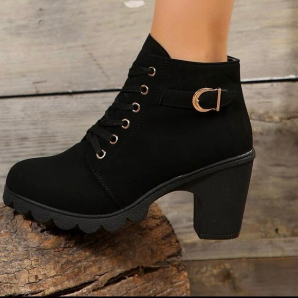 Black Ankle Boots with Chunky Heel (5.5) - Picture 3 of 6